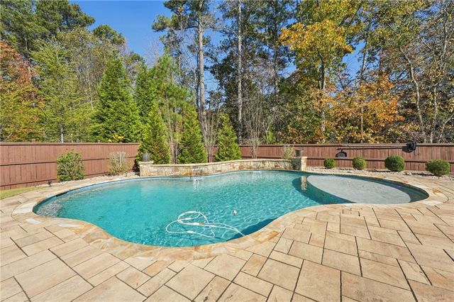 826 Omaha Place, Kennesaw, GA 30152