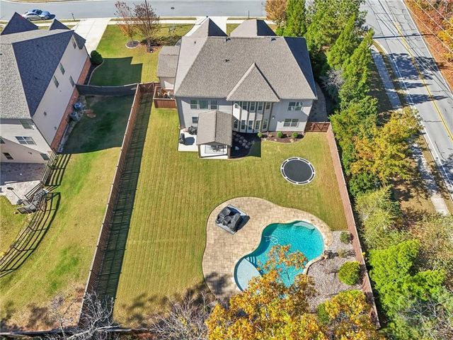 826 Omaha Place, Kennesaw, GA 30152