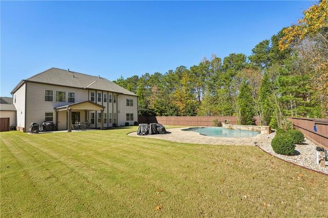 826 Omaha Place, Kennesaw, GA 30152