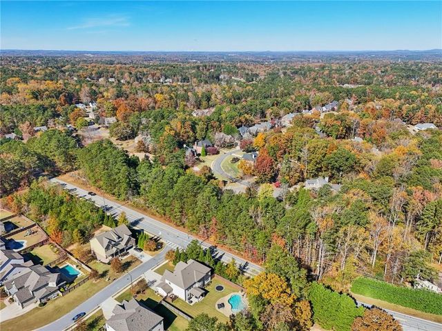 826 Omaha Place, Kennesaw, GA 30152