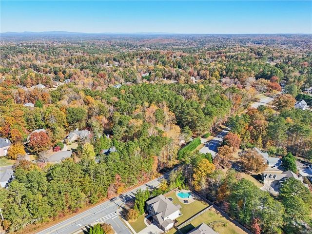 826 Omaha Place, Kennesaw, GA 30152