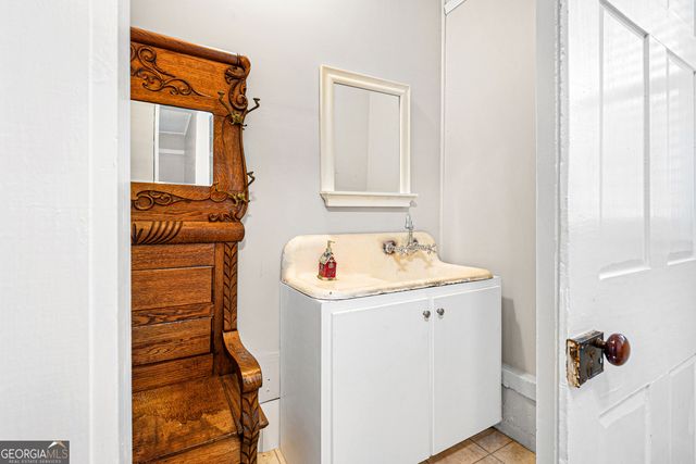 89 Gloria Street, Hartwell, GA 30643