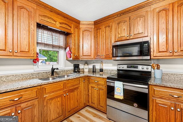 89 Gloria Street, Hartwell, GA 30643