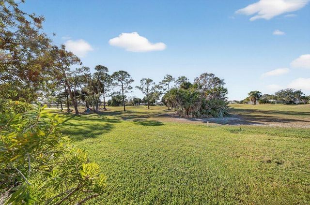 2426 SW Foxpoint Trail, Palm City, FL 34990