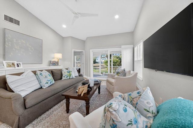 2426 SW Foxpoint Trail, Palm City, FL 34990