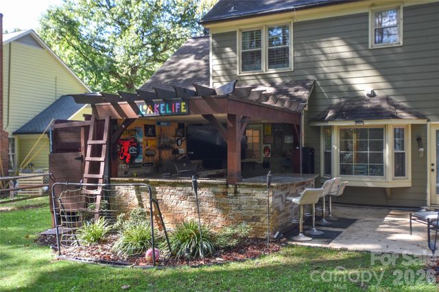 135 Southhaven Drive, Mooresville, NC 28117