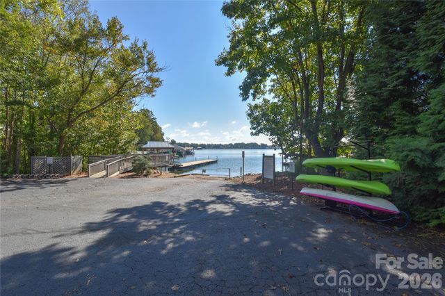 135 Southhaven Drive, Mooresville, NC 28117