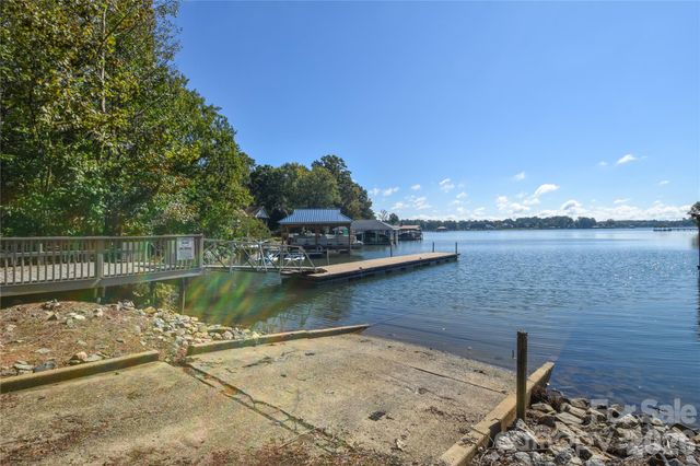 135 Southhaven Drive, Mooresville, NC 28117