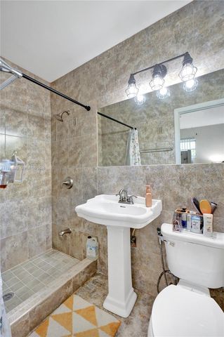 2258 SW 15th St, Miami, FL 33145