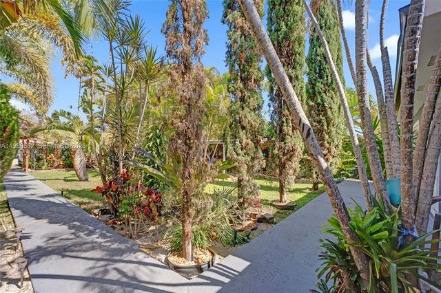 2258 SW 15th St, Miami, FL 33145