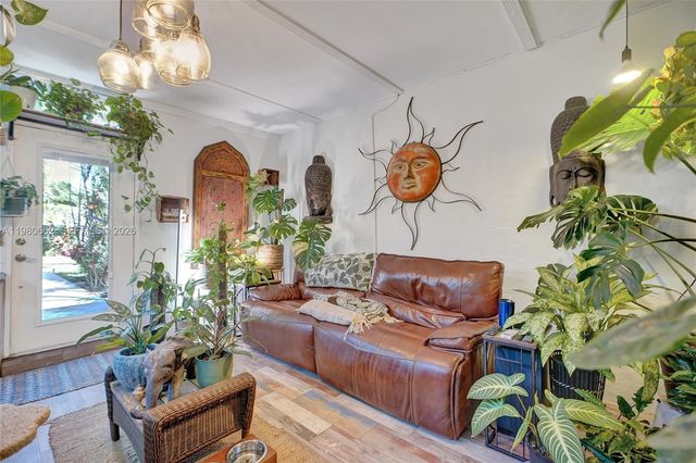 2258 SW 15th St, Miami, FL 33145