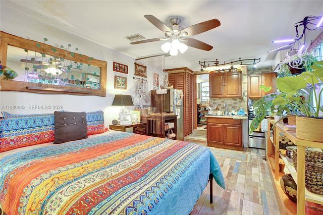 2258 SW 15th St, Miami, FL 33145