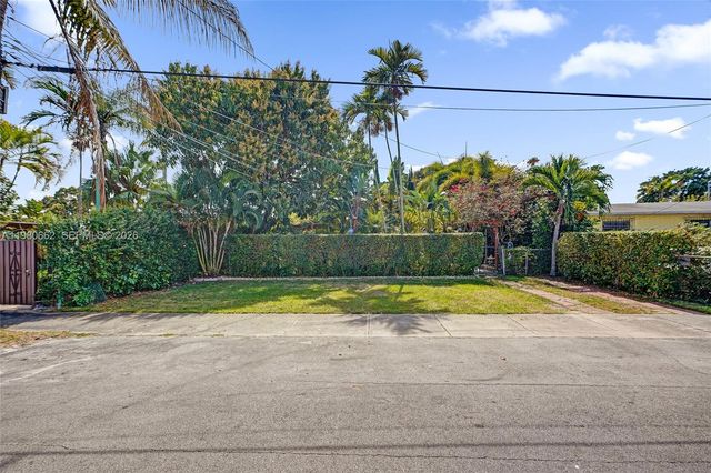 2258 SW 15th St, Miami, FL 33145