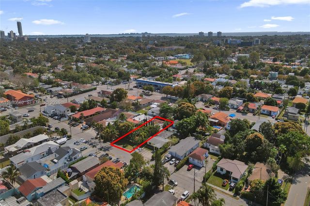 2258 SW 15th St, Miami, FL 33145