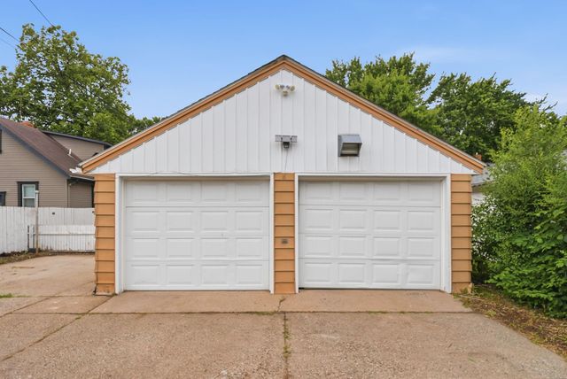 108 21st Avenue N, Saint Cloud, MN 56303
