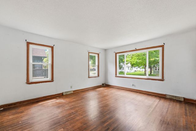 108 21st Avenue N, Saint Cloud, MN 56303