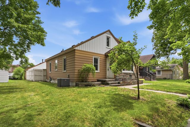 108 21st Avenue N, Saint Cloud, MN 56303