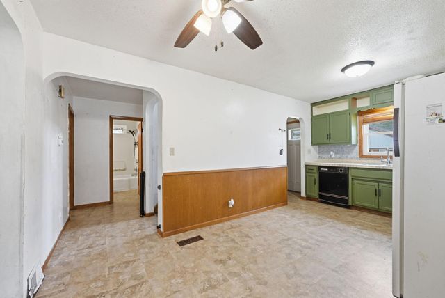 108 21st Avenue N, Saint Cloud, MN 56303