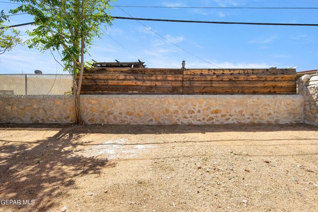 10045 KELLOGG Street, El Paso, TX 79924