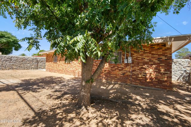 10045 KELLOGG Street, El Paso, TX 79924