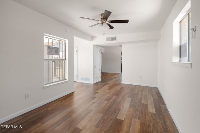 10045 KELLOGG Street, El Paso, TX 79924