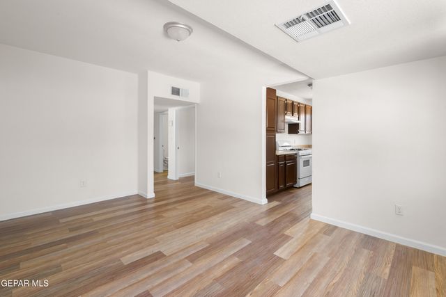 10045 KELLOGG Street, El Paso, TX 79924