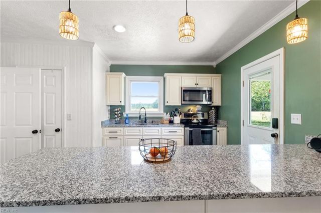 9239 Farys Mill RD, Gloucester, VA 23061