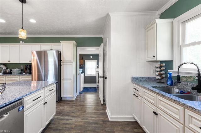 9239 Farys Mill RD, Gloucester, VA 23061