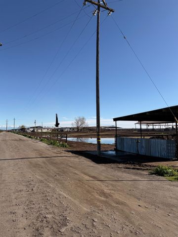 16508 S Clovis Avenue, Selma, CA 93662