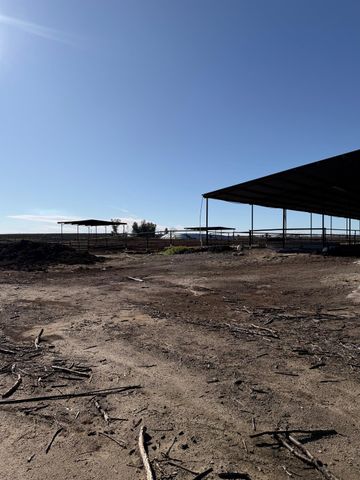 16508 S Clovis Avenue, Selma, CA 93662