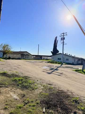 16508 S Clovis Avenue, Selma, CA 93662