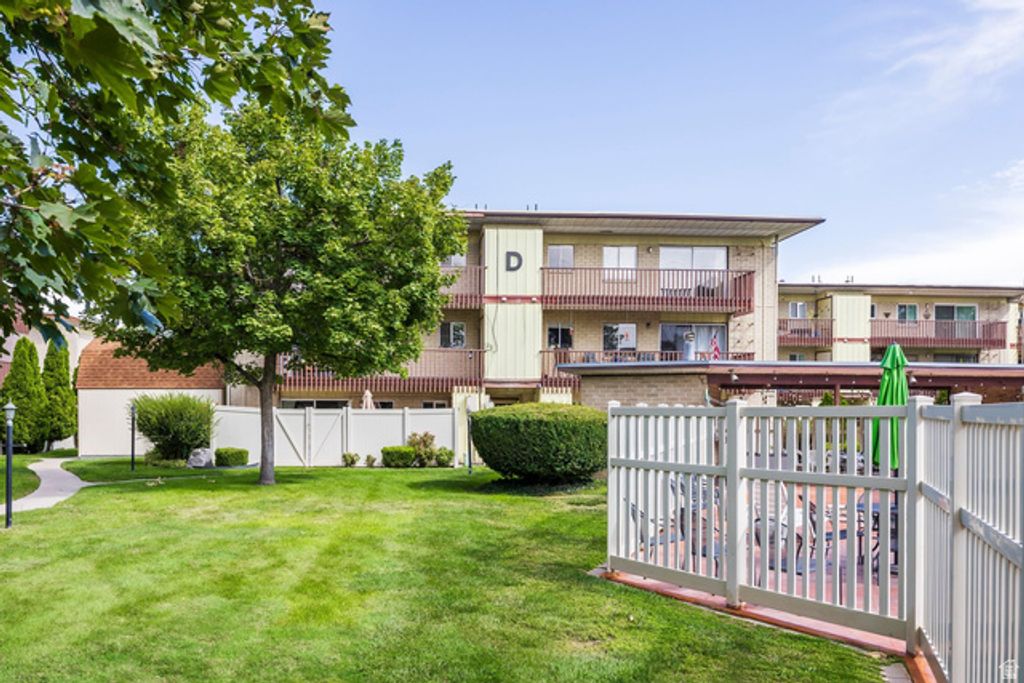 650 N OAKLEY ST #D105, Salt Lake City, UT 84116 — exterior
