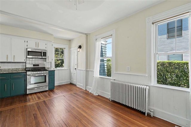 24 Russell Avenue, Newport, RI 02840