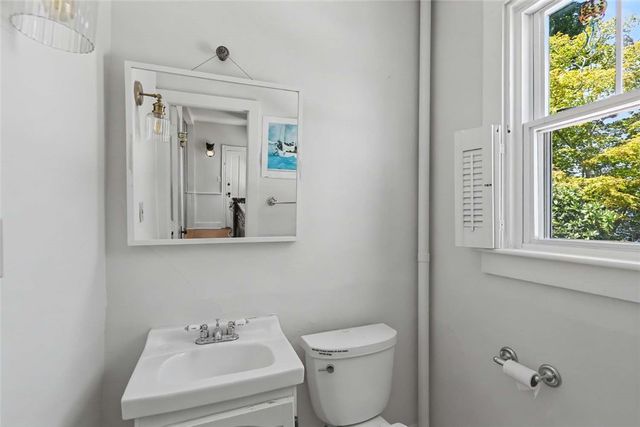 24 Russell Avenue, Newport, RI 02840