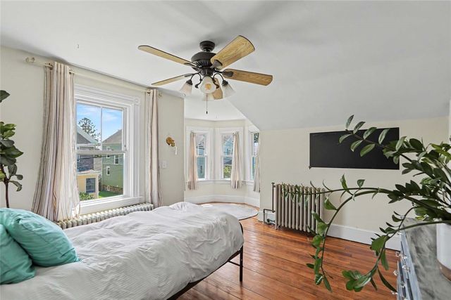 24 Russell Avenue, Newport, RI 02840