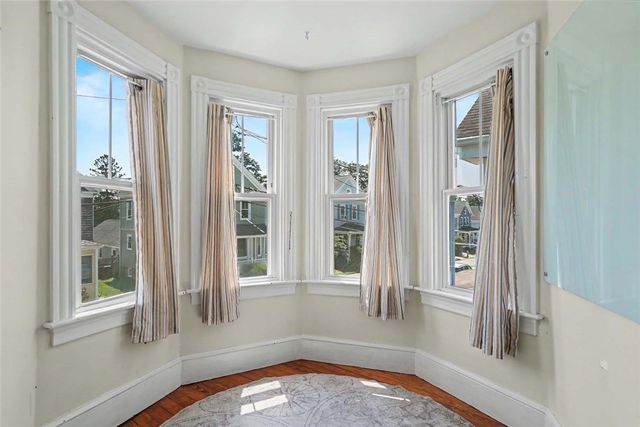 24 Russell Avenue, Newport, RI 02840