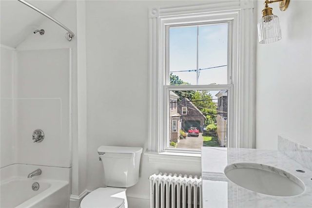 24 Russell Avenue, Newport, RI 02840