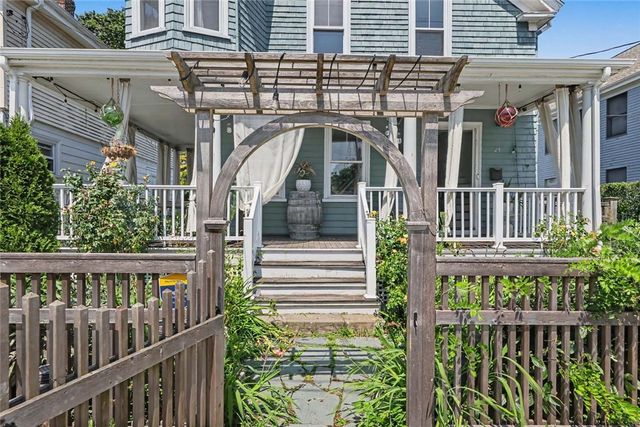 24 Russell Avenue, Newport, RI 02840