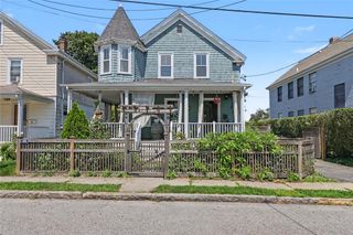 24 Russell Avenue, Newport, RI 02840