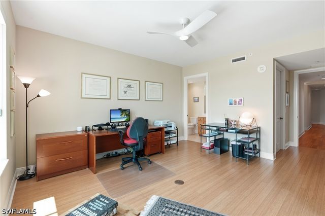 285 Grande WAY 401, Naples, FL 34110