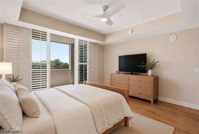 285 Grande WAY 401, Naples, FL 34110