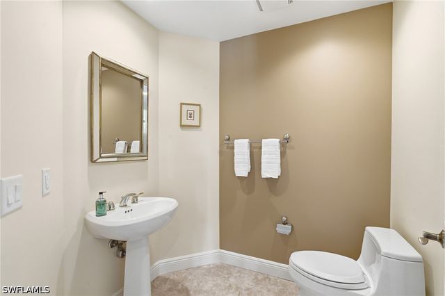 285 Grande WAY 401, Naples, FL 34110
