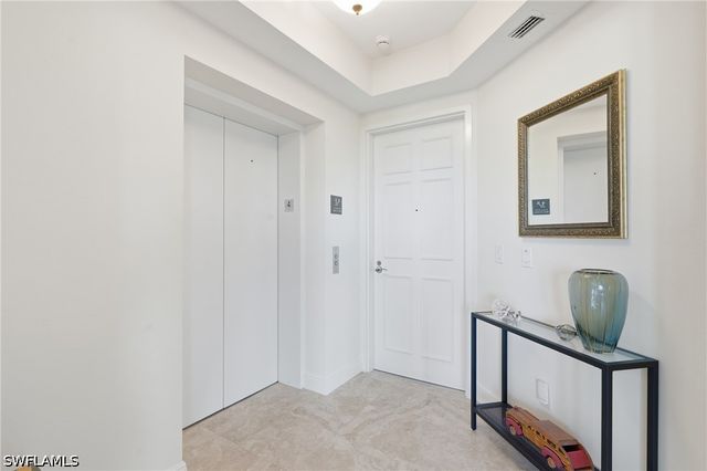 285 Grande WAY 401, Naples, FL 34110