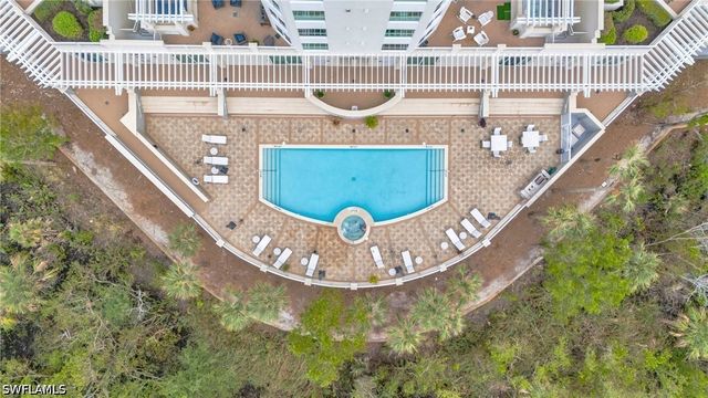 285 Grande WAY 401, Naples, FL 34110