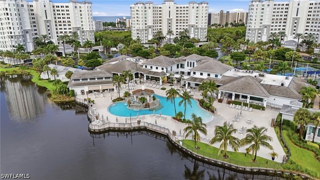 285 Grande WAY 401, Naples, FL 34110