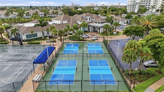 285 Grande WAY 401, Naples, FL 34110