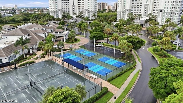 285 Grande WAY 401, Naples, FL 34110