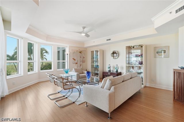 285 Grande WAY 401, Naples, FL 34110