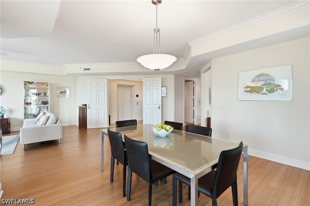 285 Grande WAY 401, Naples, FL 34110