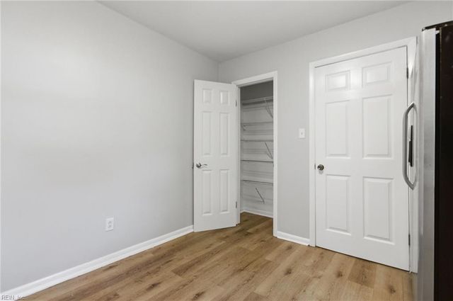 4 Two Oaks CT, Portsmouth, VA 23703